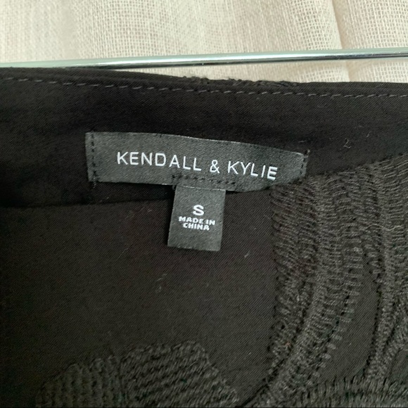 Mini black skirt with lace detailing from PacSun🖤 - Picture 3 of 3